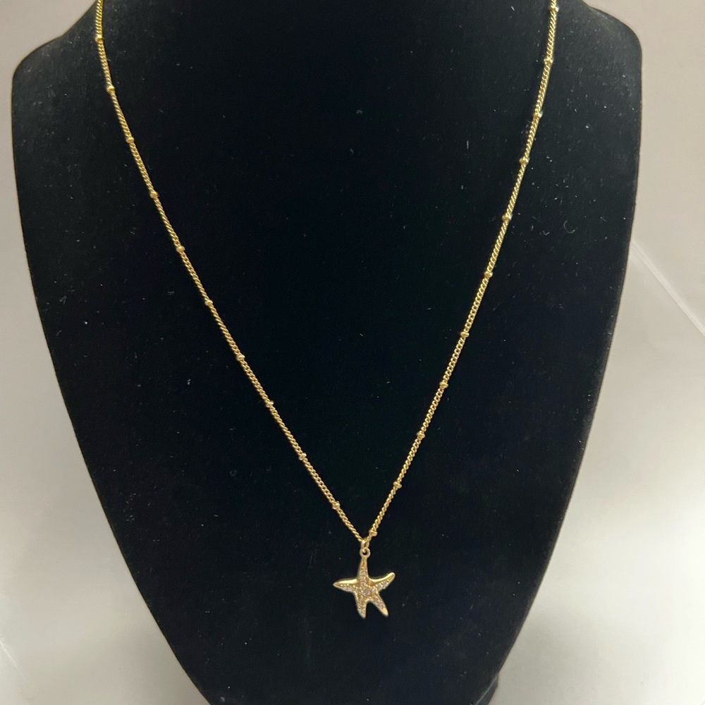💜3/$20 New Gold Dainty Necklace with sparkly starfish